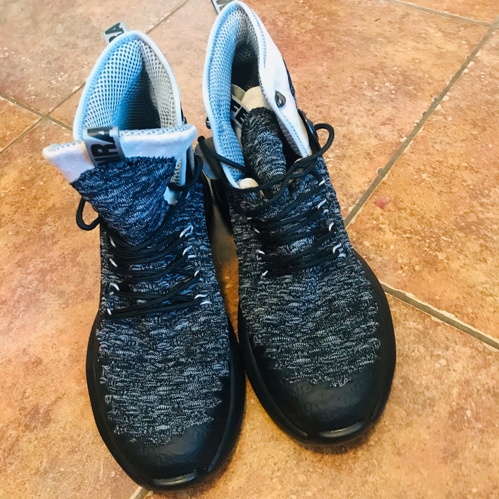 Sneaker boot